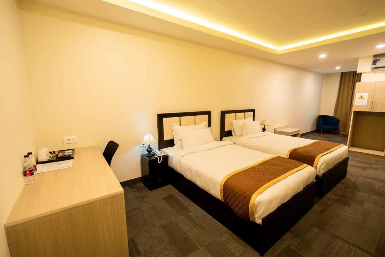 Āīzawl Royale Lalawi Hotel מראה חיצוני תמונה