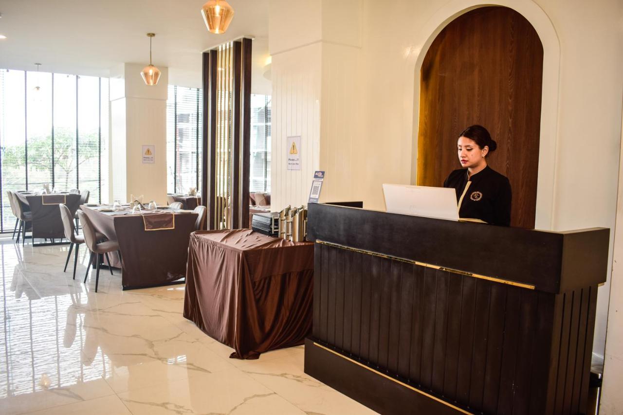 Āīzawl Royale Lalawi Hotel מראה חיצוני תמונה